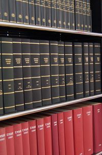 Zu den Leistungen unserer Notarkanzlei in Kempten zählen u. a. Beurkundungen und Beglaubigungen.